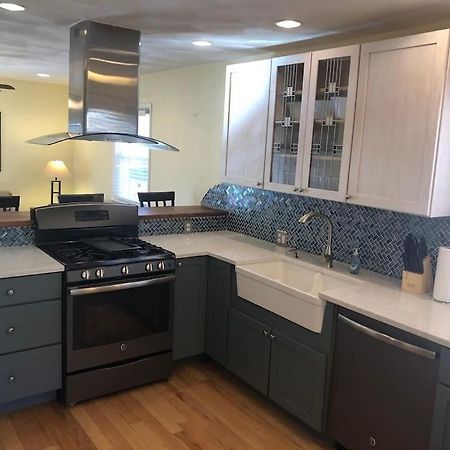 Entire Apartment Close To Downtown - 2 Queen Beds Springfield Esterno foto