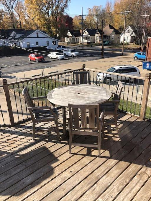 Entire Apartment Close To Downtown - 2 Queen Beds Springfield Esterno foto